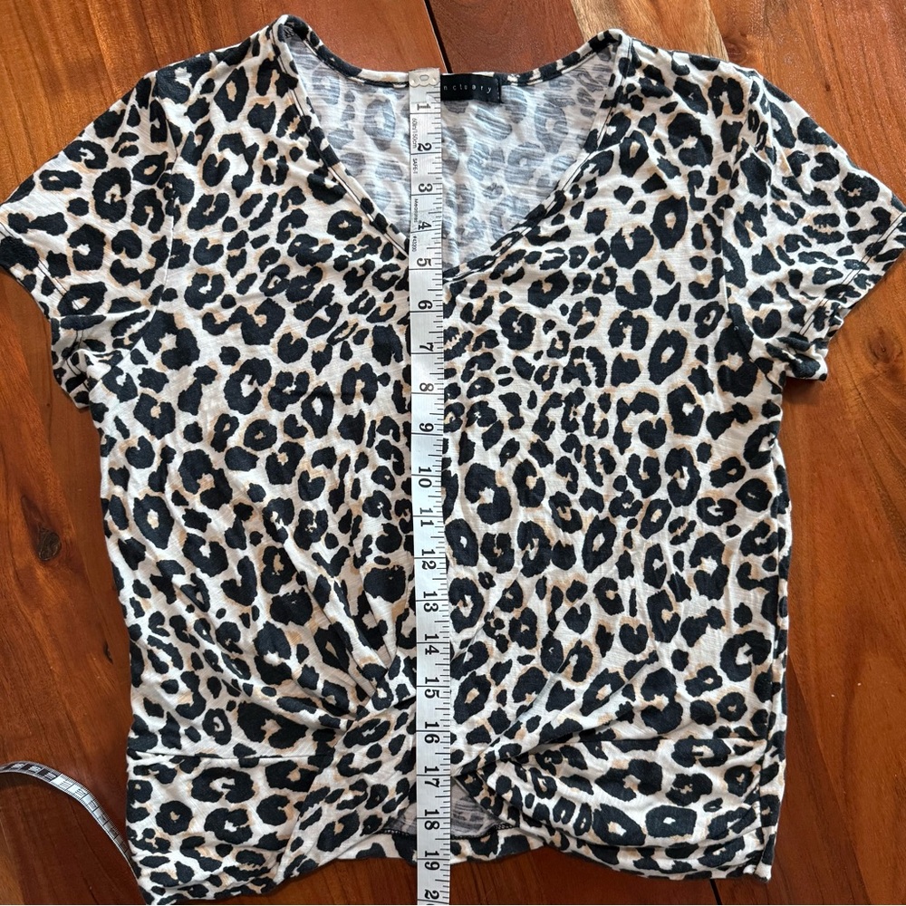 🦊 Sanctuary Leopard Print V-Neck Top - Picture 5 of 6
